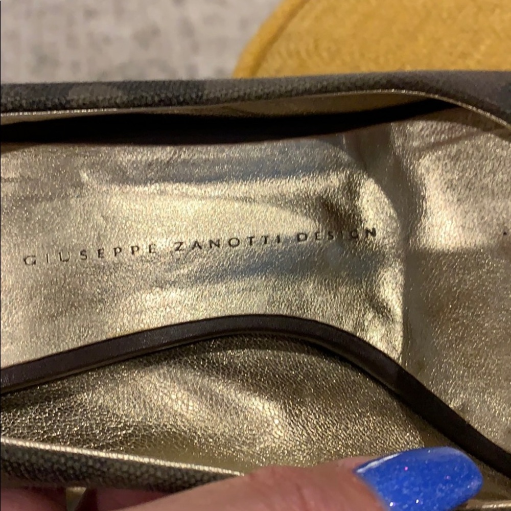 ❤️GIUSEPPE ZANOTTI CAMO HEELS - Picture 8 of 8